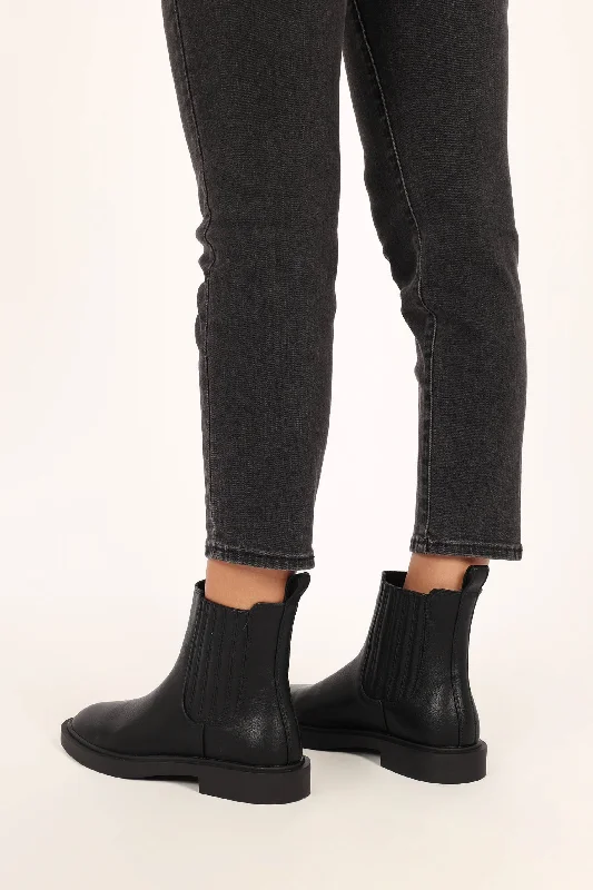 Hasting Ankle Boot - Black