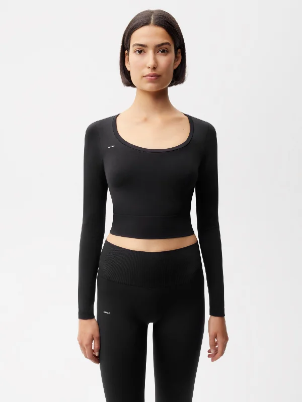 Women's Plant-Stretch Long Sleeve Cropped Top—black