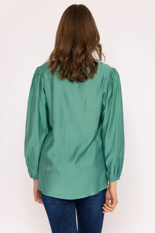 Long Sleeve Spring Blouse in Green