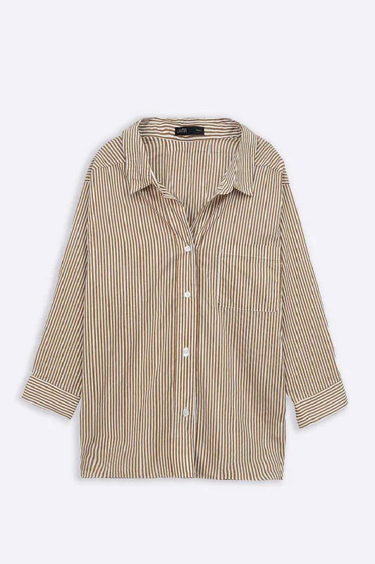 SLOUCHY BUTTON DOWN